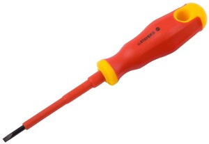 Отвертка шлицевая 7,0х150 1000V (25141-07-15) Stayer