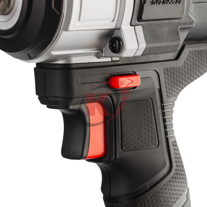 Гайковерт аккум. 20В, 800Нм, 1/2", 2х4Ач (RT-IW800T) TECHNIC Runtec