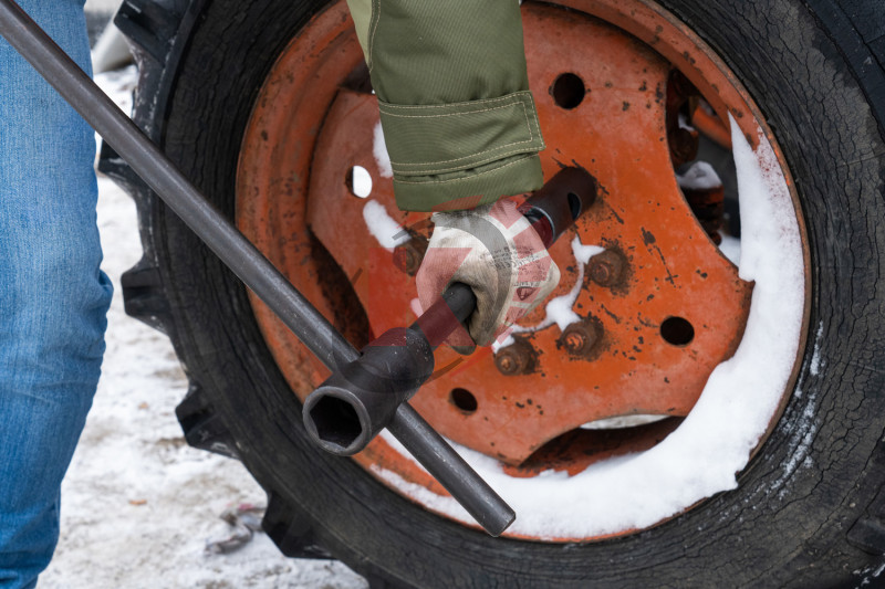 Ключ баллонный 30×32 мм (112033) (534320) ДТ