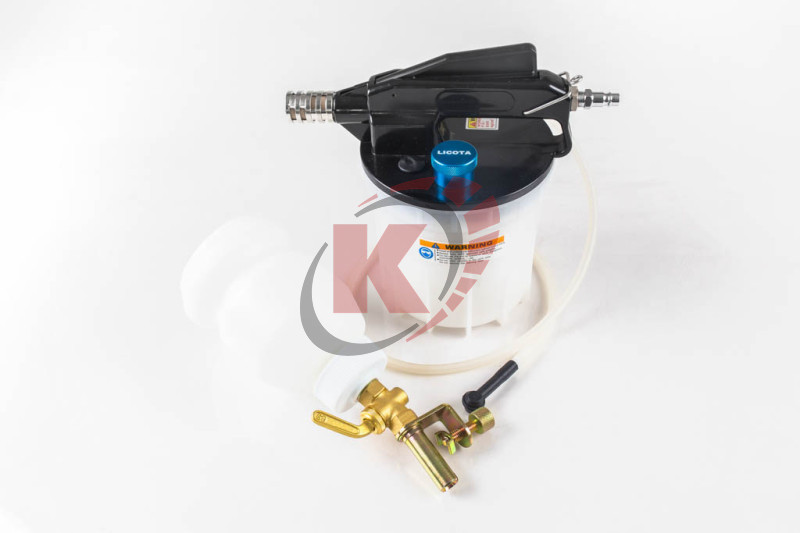 Приспособление для замены торм. жидкости с бачком (ATS-4231) Licota